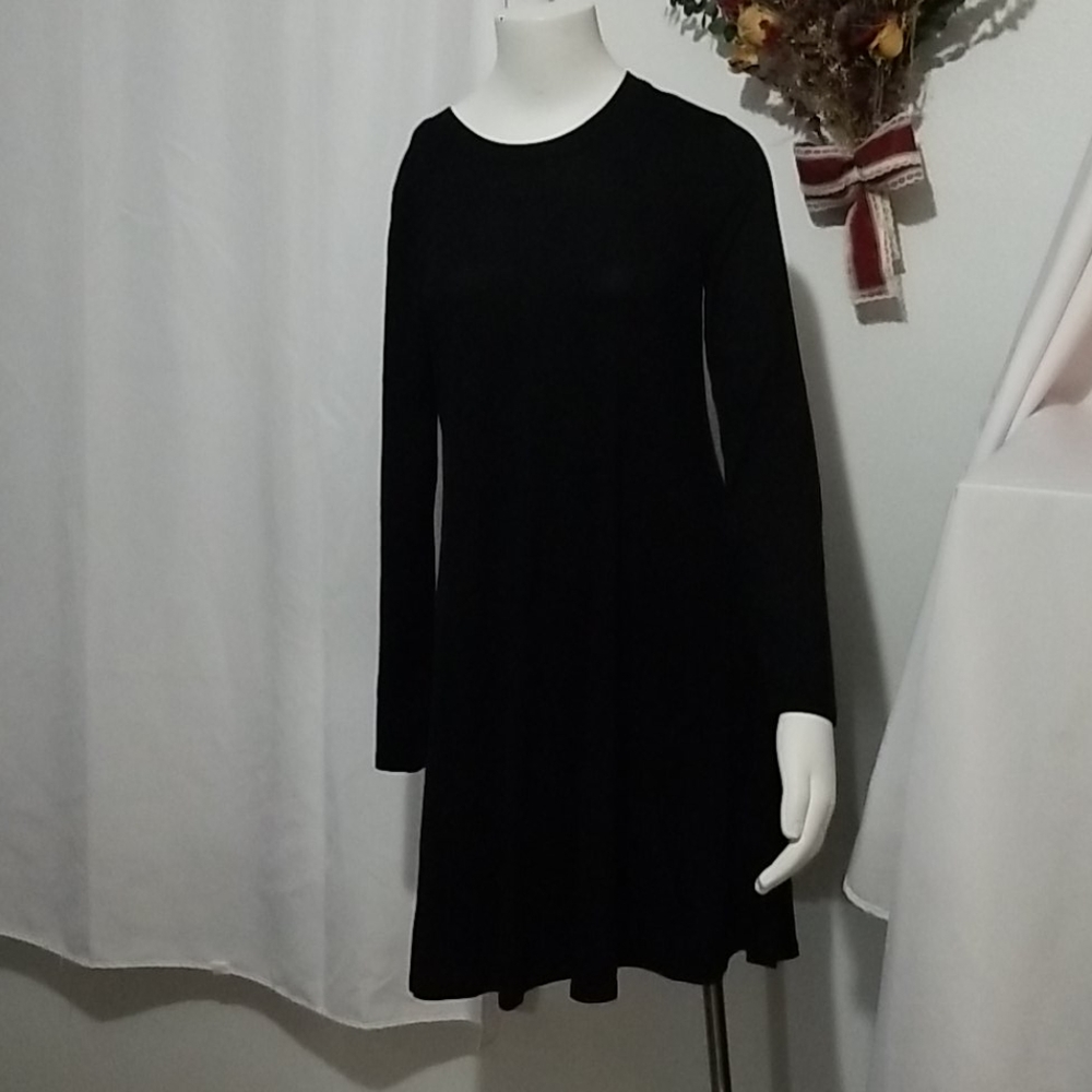 NWT -Molerani black dress